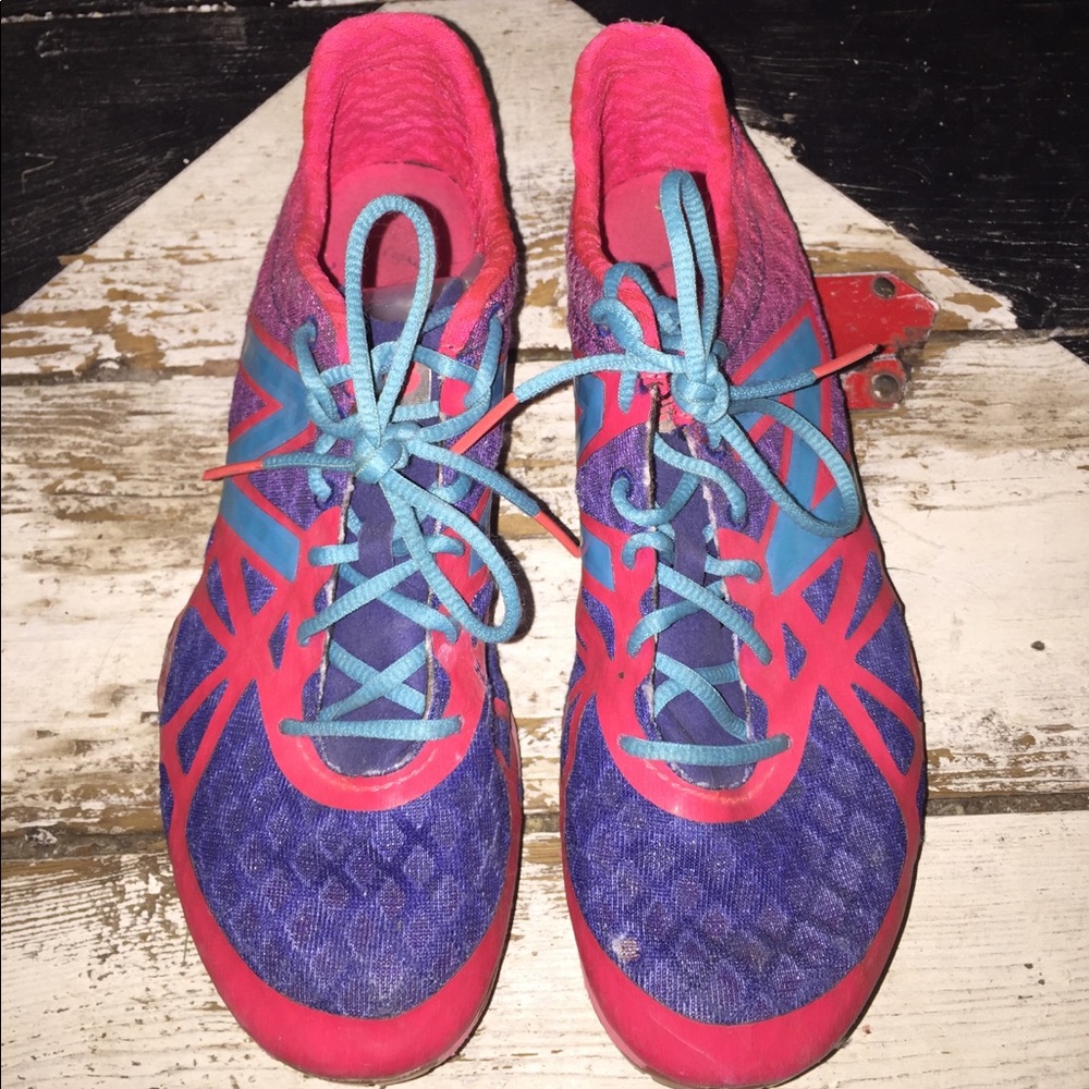 Track shoes